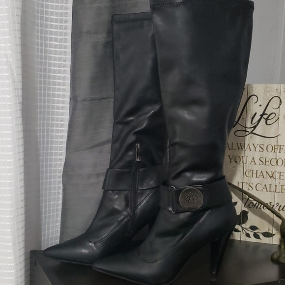 Boots - Picture 1 of 3